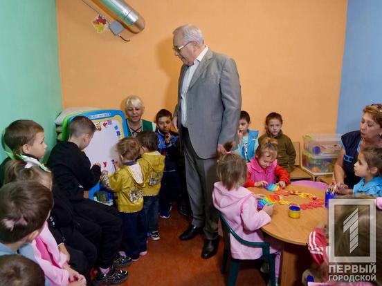 Ю. Вілкул: «У Кривому Розі, незважаючи на всі труднощі воєнного стану, стабільно працює система підтримки дітей, які опинилися у складних життєвих обставинах»2