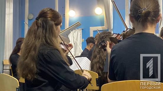 Криворіжці занурилися у світ музичного мистецтва разом з викладачами та студентами музичного коледжу5