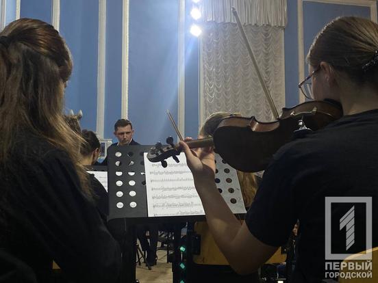 Криворіжці занурилися у світ музичного мистецтва разом з викладачами та студентами музичного коледжу4