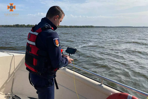 На Дніпропетровщині тепер будуть використовувати сучасний підводний дрон під час рятувальних операцій на водоймах1