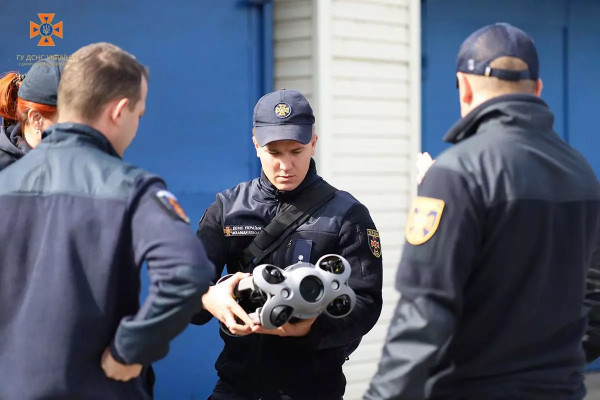 На Дніпропетровщині тепер будуть використовувати сучасний підводний дрон під час рятувальних операцій на водоймах3