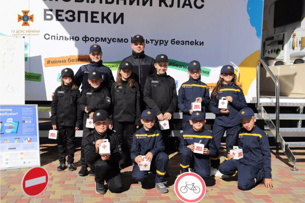 На Дніпропетровщину прибув мобільний клас безпеки від UNICEF Ukraine5