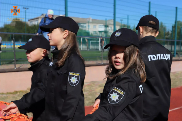 На Дніпропетровщину прибув мобільний клас безпеки від UNICEF Ukraine4