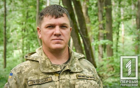 «Росіяни прекрасно бачать, як у нас йде збір урожаю, і стріляють по сільгосптехніці»: історія підприємця «Петровича», який обороняє Україну на північних рубежах від ворога