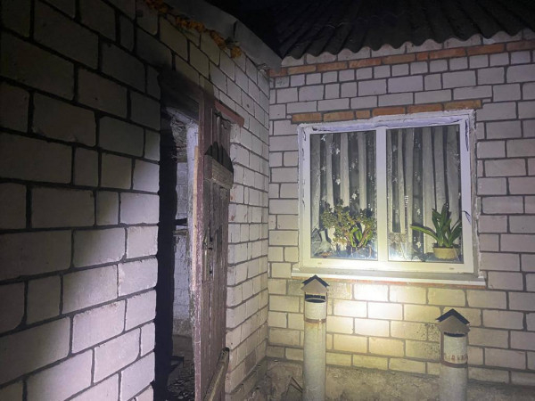 Терор Нікопольщини триває, вночі ворог випустив понад десяток снарядів0