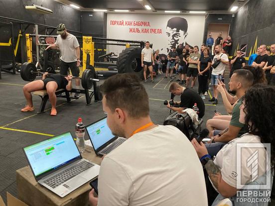 Займалися спортом і підтримували ЗСУ: у Кривому Розі відбувся благодійний турнір «Кубок вікінгів», де збирали кошти на тепловізор6