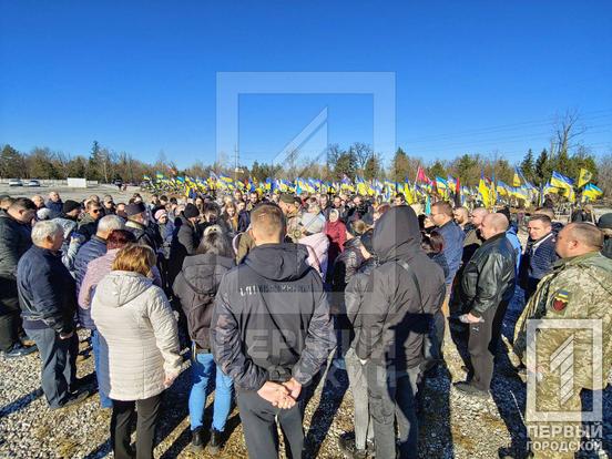 У Кривому Розі провели у вічність 30-річного військового Євгена Співака4