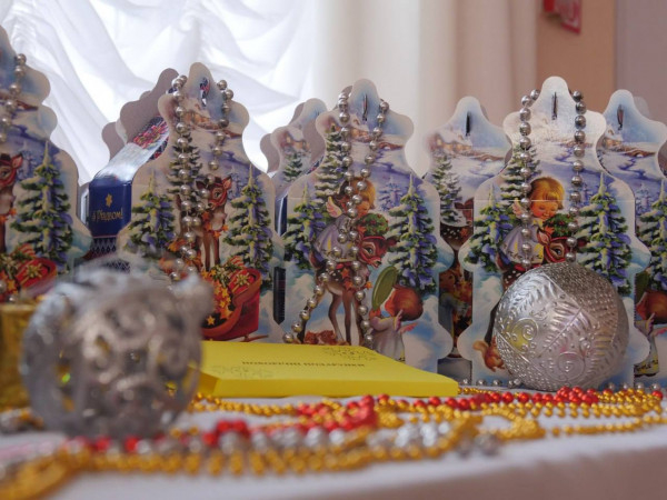 О. Вілкул: Новорічні свята -  час див та позитивних емоцій. Цьогоріч понад 35 тисяч юних криворіжців, яким особливо потрібні увага і турбота, отримають подарунки від міста    3