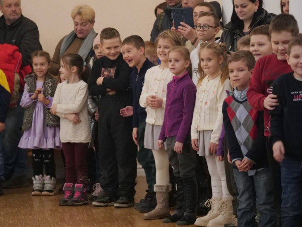 О. Вілкул: Новорічні свята -  час див та позитивних емоцій. Цьогоріч понад 35 тисяч юних криворіжців, яким особливо потрібні увага і турбота, отримають подарунки від міста    0