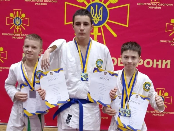 Універсальні  бійці: криворізькі рукопашники вибороли 24 медалі на Всеукраїнському турнірі7