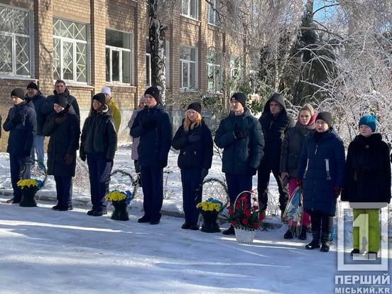 Герої не вмирають, вони просто перестають бути поруч: у криворізькій гімназії №108 відкрили 5 меморіальних дощок полеглим оборонцям України1