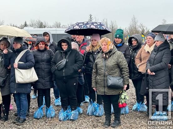 Був працьовитою та сімейною людиною: криворіжці провели у вічність оператора БпЛА Ігоря Коляду3