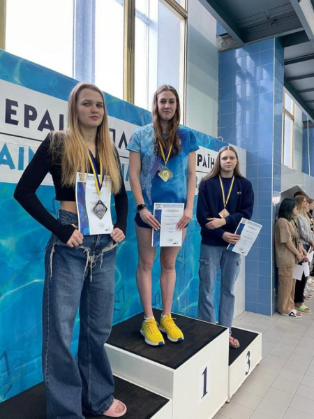13 медалей для рідного міста: криворізькі спортсмени підкорили чемпіонат України з плавання3