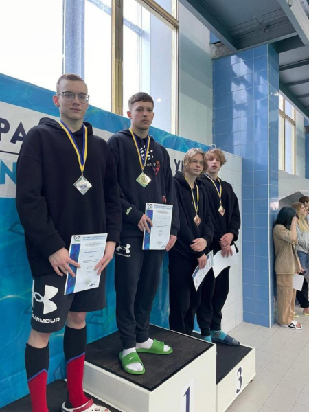 13 медалей для рідного міста: криворізькі спортсмени підкорили чемпіонат України з плавання4