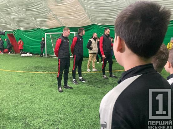 Естафети і гра з підростаючими зірками футболу: Футбольна Академія «Кривбас» провела відкрите тренування для сонячних діток2