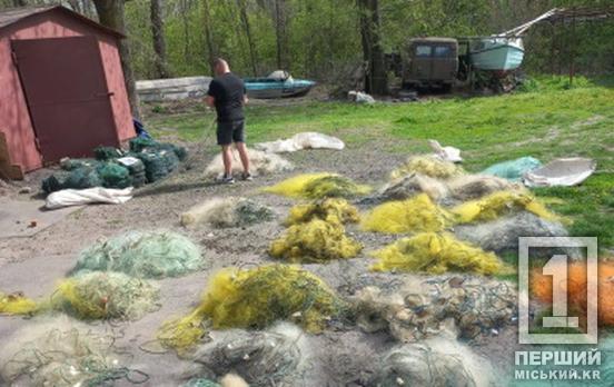 26 браконьєрських сіток та понад 140 раколовок вилучив рибпатруль з Карачунівського водосховища під час рейду