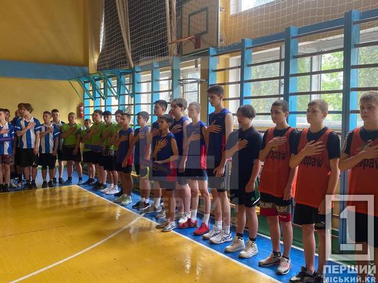 Битва за спортивну славу продовжується: у Кривому Розі визначають кращих серед юнаків у волейболі за проєктом «Пліч-о-пліч Всеукраїнські шкільні ліги»2