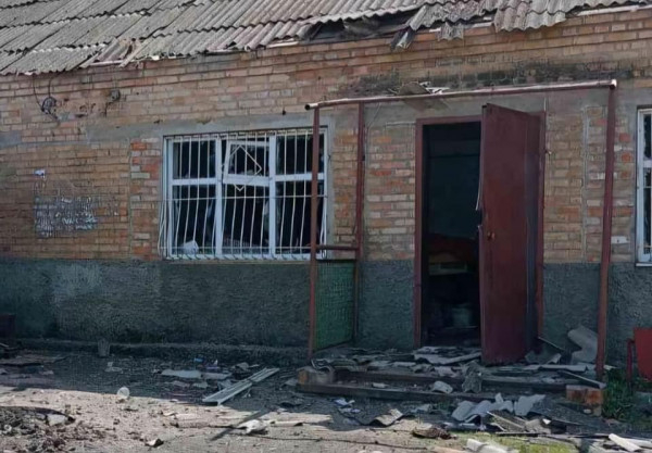 Число постраждалих у Дніпровському районі зросло до восьми. Ворог 5 разів обстріляв Нікопольщину з артилерії6
