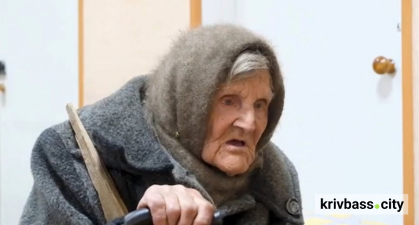 Історії незламності: 98-річна бабуся і 88-річний дідусь пішки вийшли з окупації в Очеретиному1