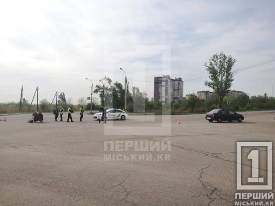 Керманича двоколісного забрали до лікарні: у Кривому Розі між 1-им та 2-им Східним аварія з Dacia і мотоциклом1