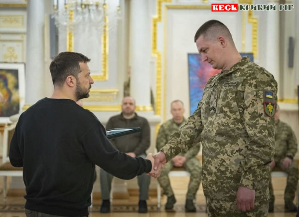 Криворізького танкіста Едуарда Рошку «Хрестом Бойових Заслуг» нагородив Президент