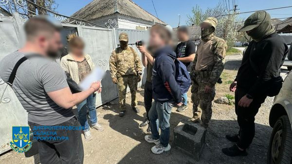На Дніпропетровщині чоловік передавав ворогу інформацію про розміщення блокпостів та дислокацію українських військових0