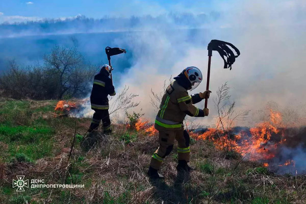 На Дніпропетровщині продовжено термін дії пожежної небезпеки0