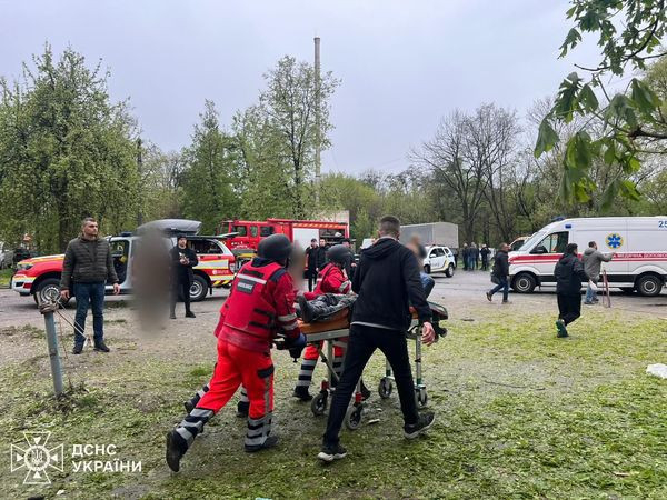 Насдідки ворожого ракетного удару в Чернігові: вже 11 загиблих і 22 травмованих2