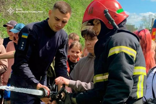 Тиждень цивільного захисту у Кривому Розі: рятувальники нагадали дорослим і дітям правила мінної та пожежної безпеки    3