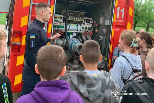 Тиждень цивільного захисту у Кривому Розі: рятувальники нагадали дорослим і дітям правила мінної та пожежної безпеки    0