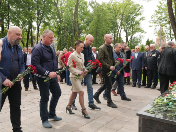 У Кривому Розі у день 38-ї річниці з дня аварії на ЧАЕС вшанували героїв - чорнобильців2