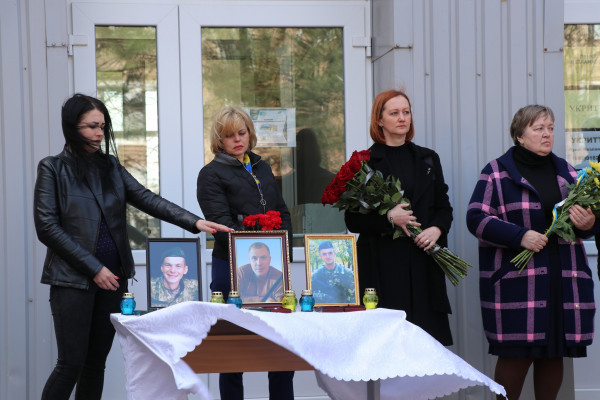 У Кривому Розі відкрили меморіальну дошку на честь гвардійця Романа Равінського6