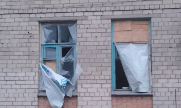 Внаслідок обстрілів окупантів на Дніпропетровщині пошкоджено навчальний заклад0