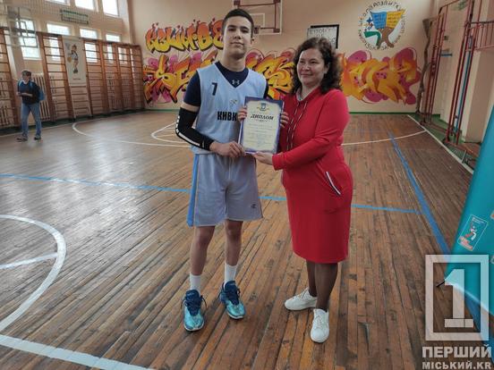 Захищатимуть честь Кривого Рогу на рівні області: ліцей №95 переміг на міському етапі змагань з баскетболу5