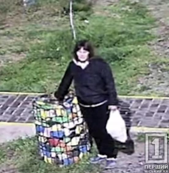 Знатимуть крадійку в обличчя: на камери потрапила розкрадачка клумб криворізького парку3