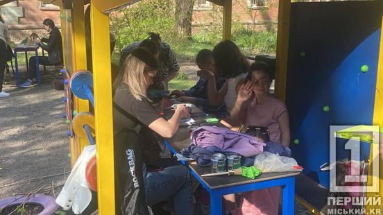 Зробили оточення затишнішим: у Кривому Розі волонтери з нагоди Дня добрих справ завітали до сонячних діток4