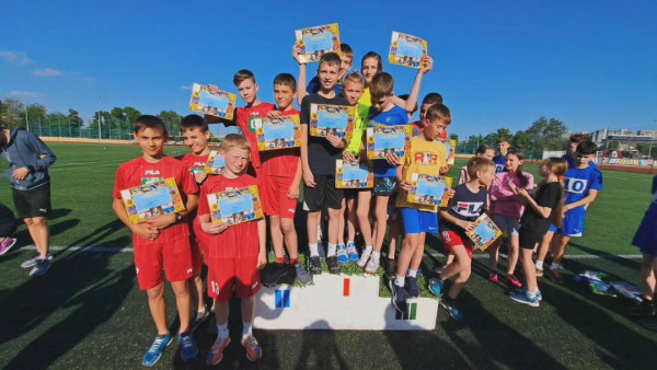 Вихованці криворізької ДЮСШ №10 здобули 5 призових місць на чемпіонаті Дніпропетровської області з естафетного бігу0