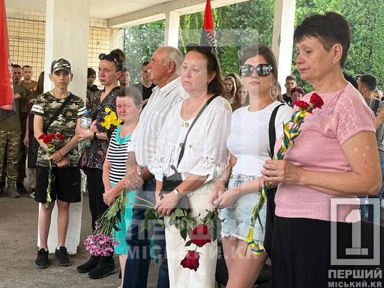 Пронесуть пам'ять про полеглих крізь роки: спогади про військову звитягу сімох криворіжців увічнили на іменних меморіалах7