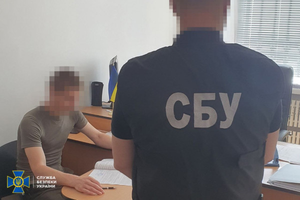 СБУ затримала двох блогерів, які «засвітили» позиції ЗСУ у соцмережах1