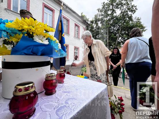 Стане вічним нагадуванням: в пам'ять про подвиг криворіжця Владислава Безкровного на стіні КЗШ №12 встановили меморіальний знак5