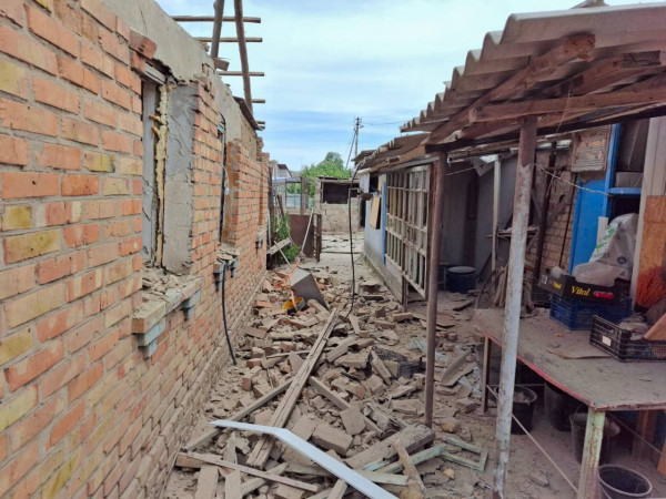 Важка артилерія та 7 шахедів: ворог весь день гатив по Нікопольщині1