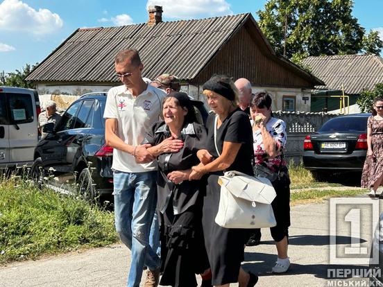 Був одним з тих, хто обороняв Кривий Ріг: містяни провели у засвіти молодого воїна Олексія Сімакова8