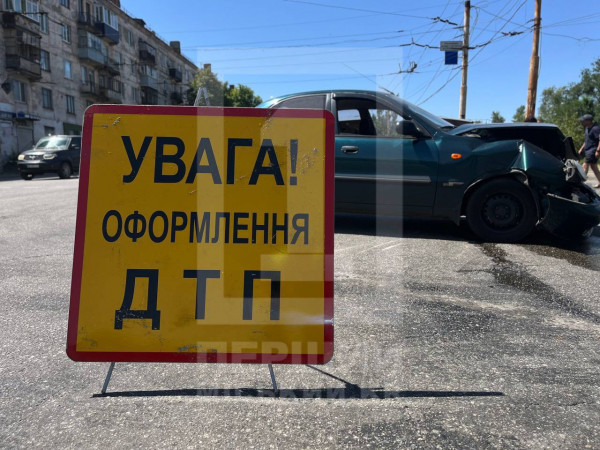 ДТП на вулиці Колачевського: два водії отримали травми3