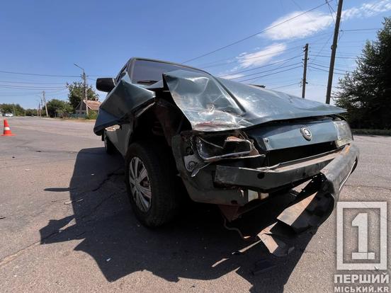 Не помітив, як опинився на боці: на Українській – аварія за участь двох Skoda1