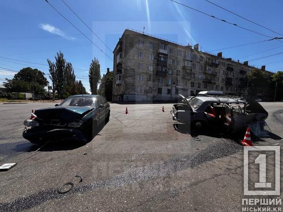 Небезпечне перехрестя: у Тернівському районі Кривого Рогу відбувся міцний «цьом» між ВАЗом та Lanos1
