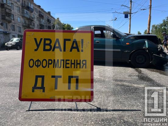 Небезпечне перехрестя: у Тернівському районі Кривого Рогу відбувся міцний «цьом» між ВАЗом та Lanos8