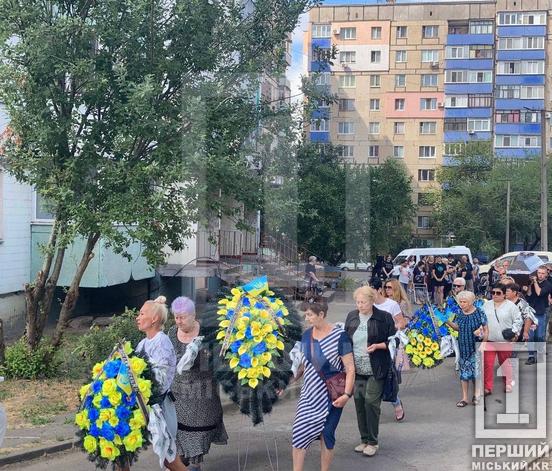 Спочатку вимагали гроші, потім повернули тіло: криворіжці в останню путь провели Юрія Решту, зв'язок з яким зник у перший день великої війни7