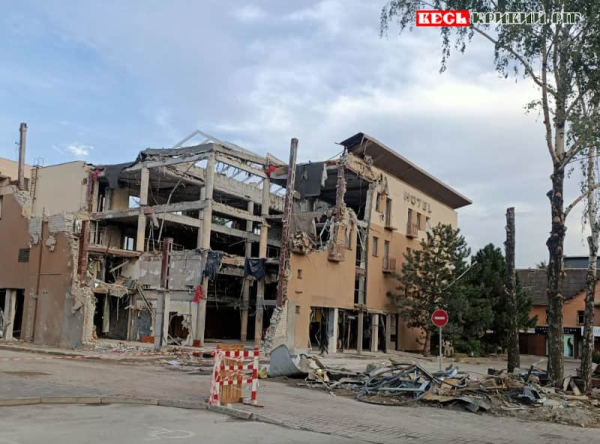 Так виглядає після ракетного удару готель Аврора в Кривому Розі