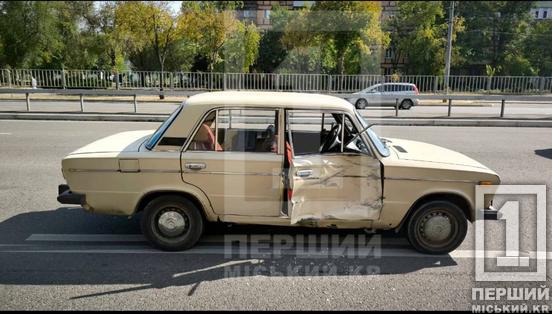 Маневр «ні собі, ні людям»: на Едуарда Фукса у Кривому Розі притерлися ВАЗ та Волга2