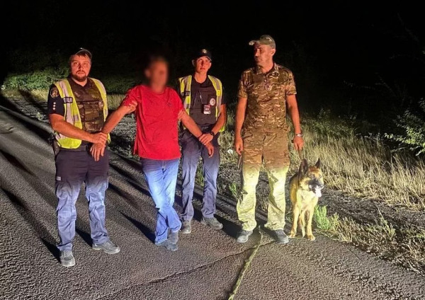 На Криворіжжі п’яний водій на смерть збив мотоцикліста та сховався у чагарниках0